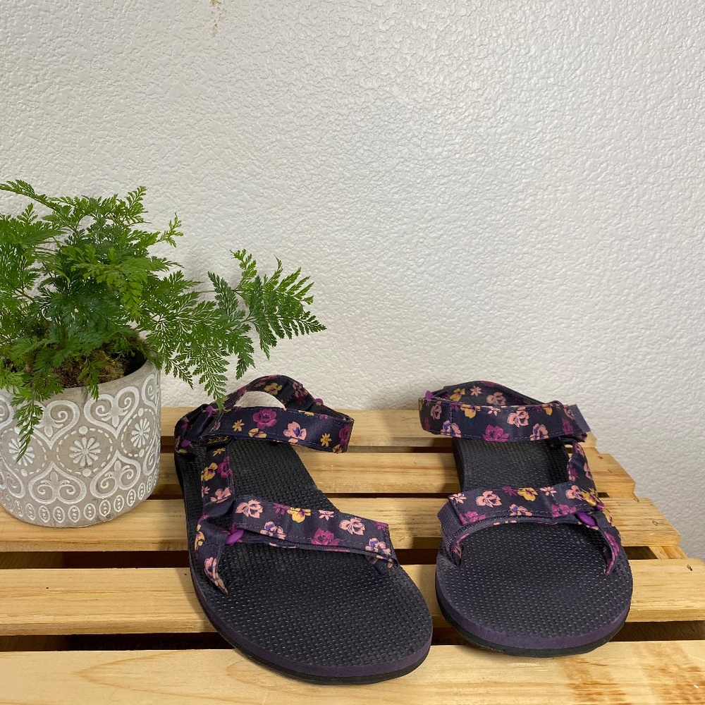 Teva's Original Purple Floral